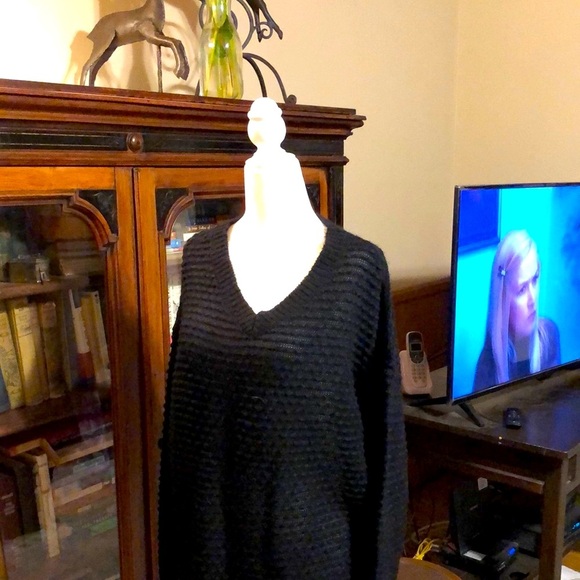 BLACK V NECK LUMIERE LONG SLEEVE SWEATER - Large Cozy! NWOT - Picture 2 of 15